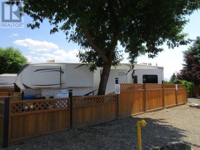 Property Photo: 415 Commonwealth Road 12 BC V4V 1P4