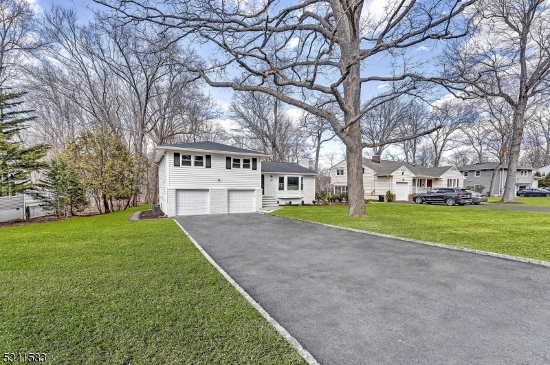 Property Photo:  55 Sawmill Dr  NJ 07922 