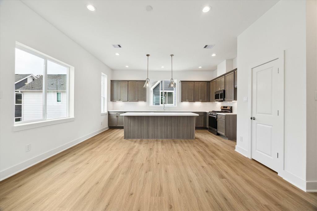 Property Photo: 1634 W Tidwell TX 77091