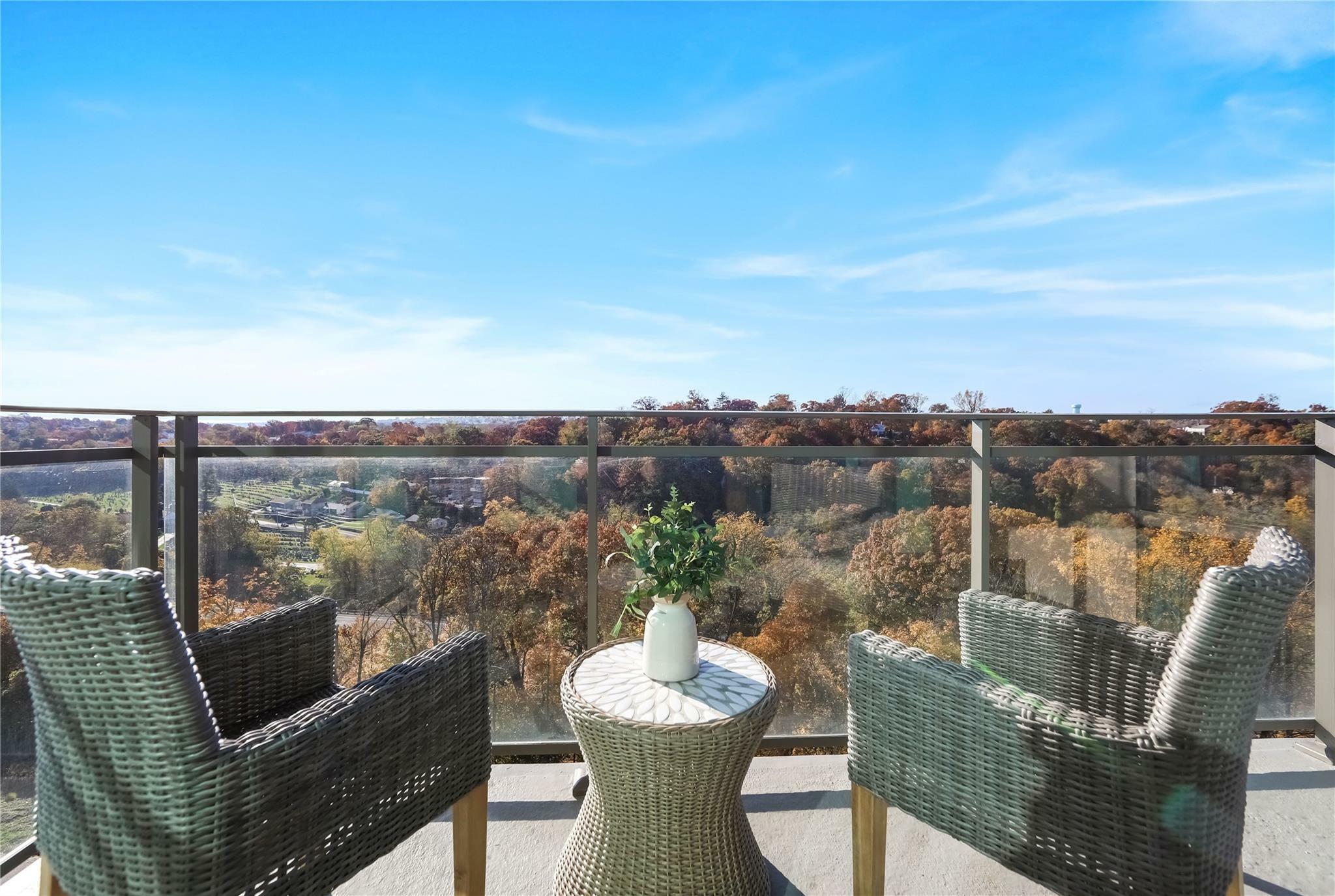 Property Photo: 701 Ridge Hill Boulevard 11C NY 10710