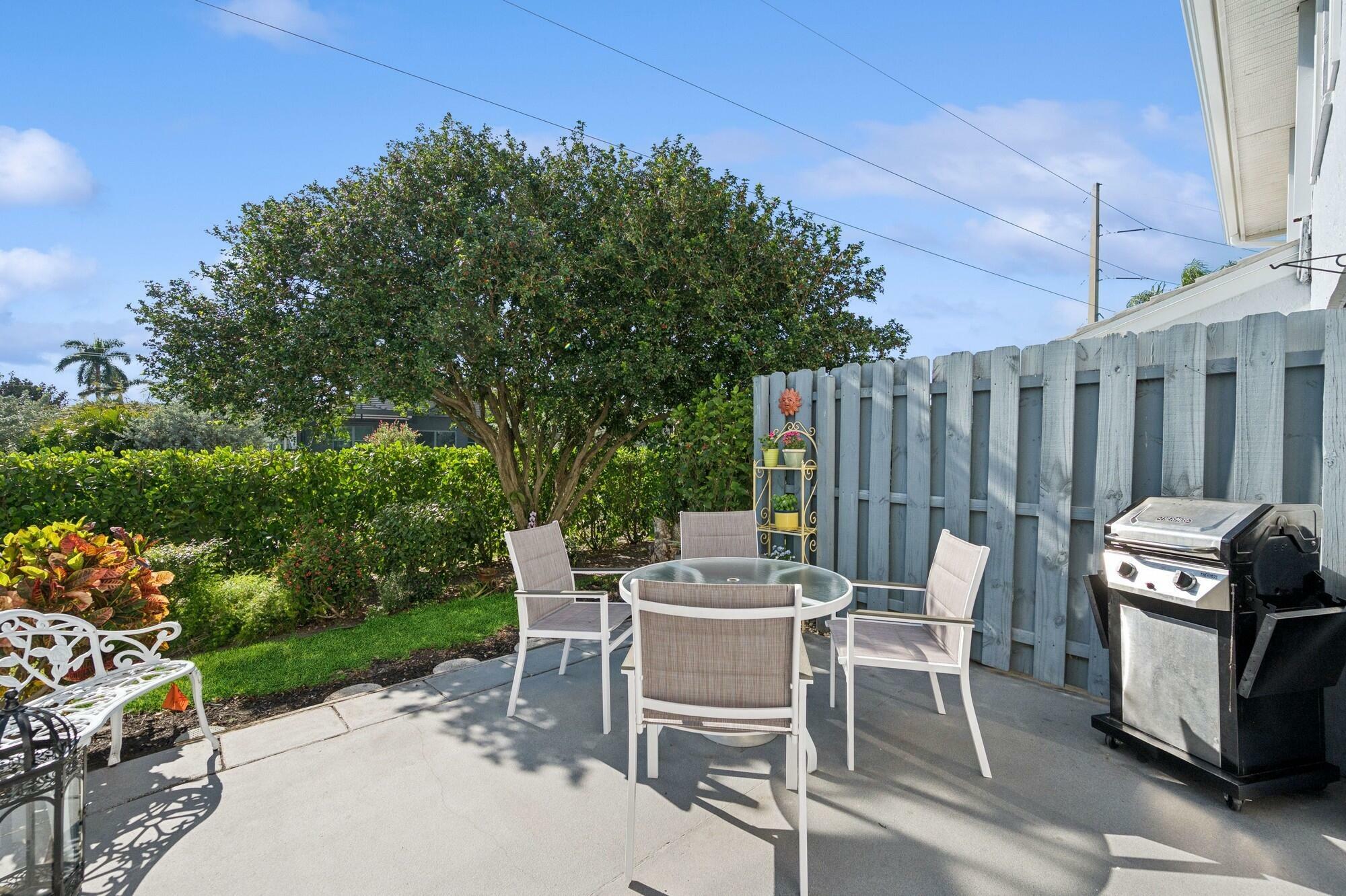 Property Photo: 138 Marco Villas Drive V5 FL 34145