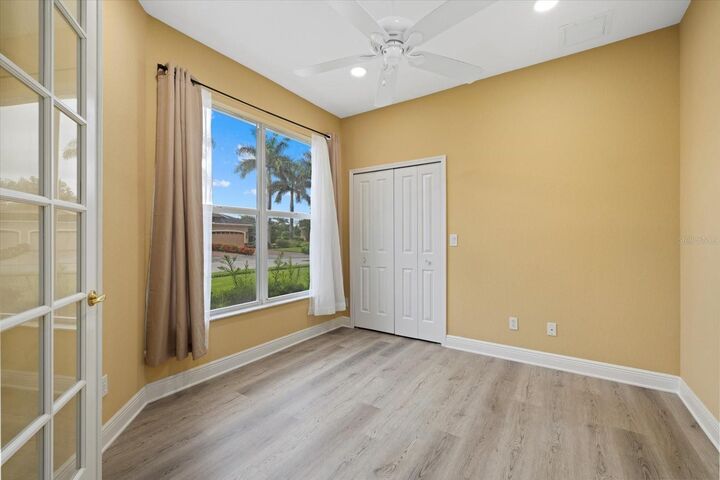 Property Photo: 4331 Turnberry Circle FL 34288