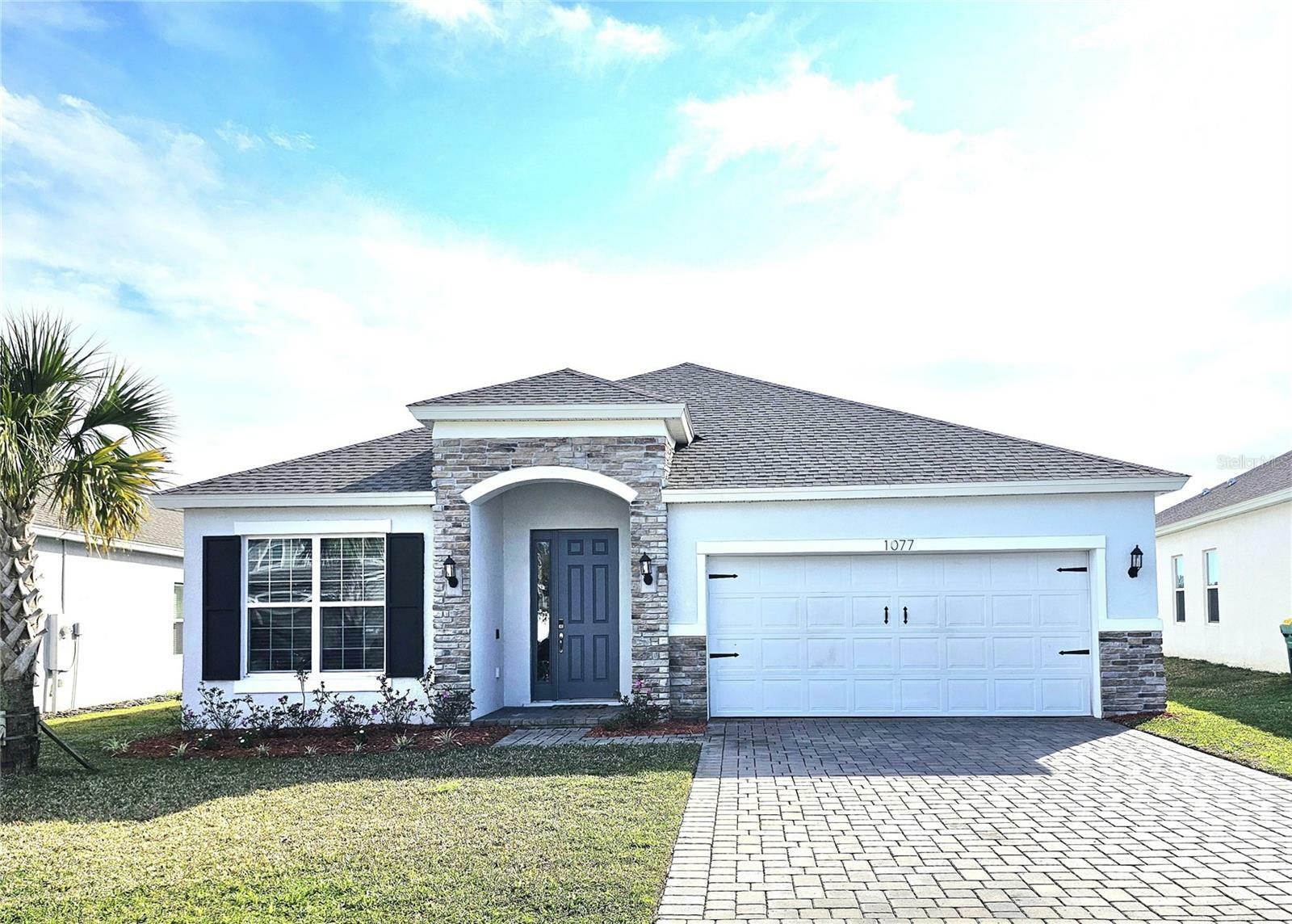 Property Photo: 1077 Chelan Falls Trail N FL 32724