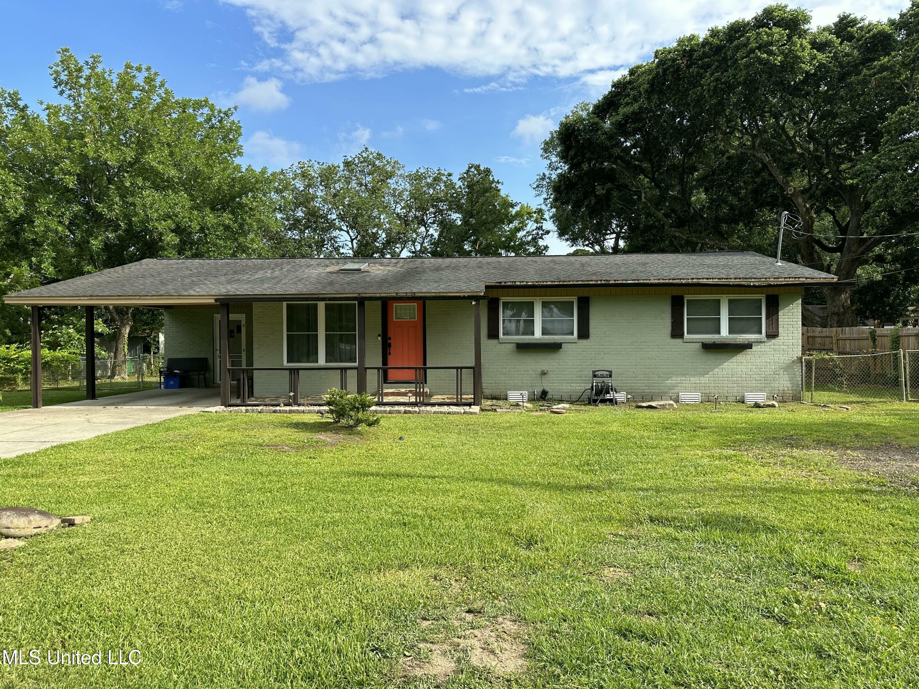 Property Photo:  1111 36th Street  MS 39501 