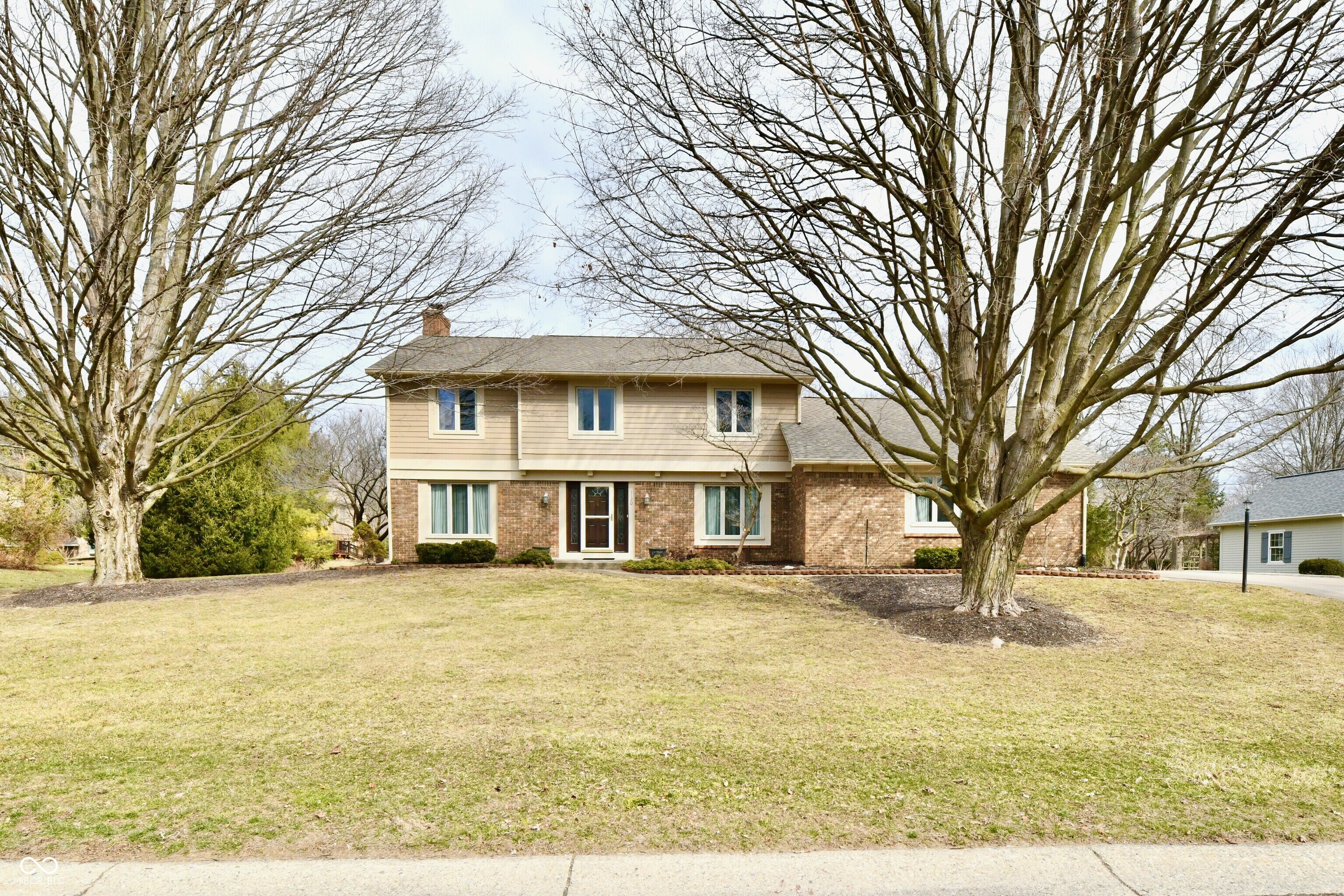 Property Photo:  1120 Williamsburg Lane  IN 46077 