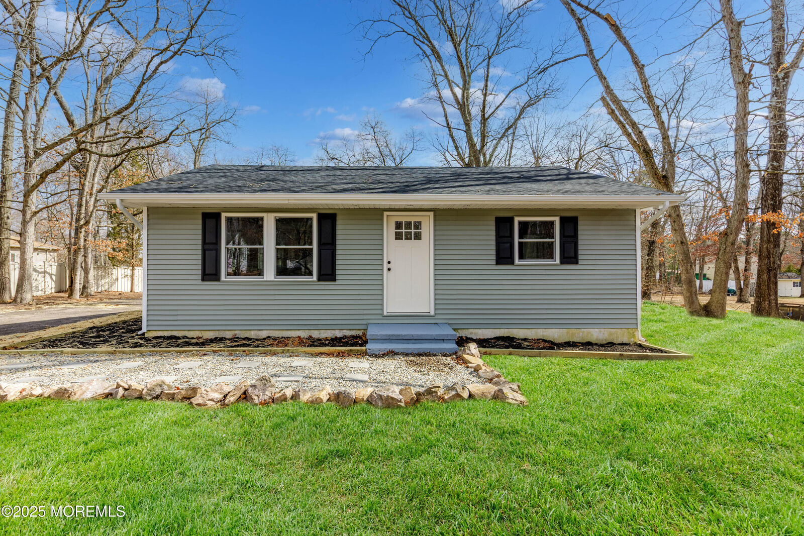 Property Photo:  9 W Caines Drive  NJ 08514 