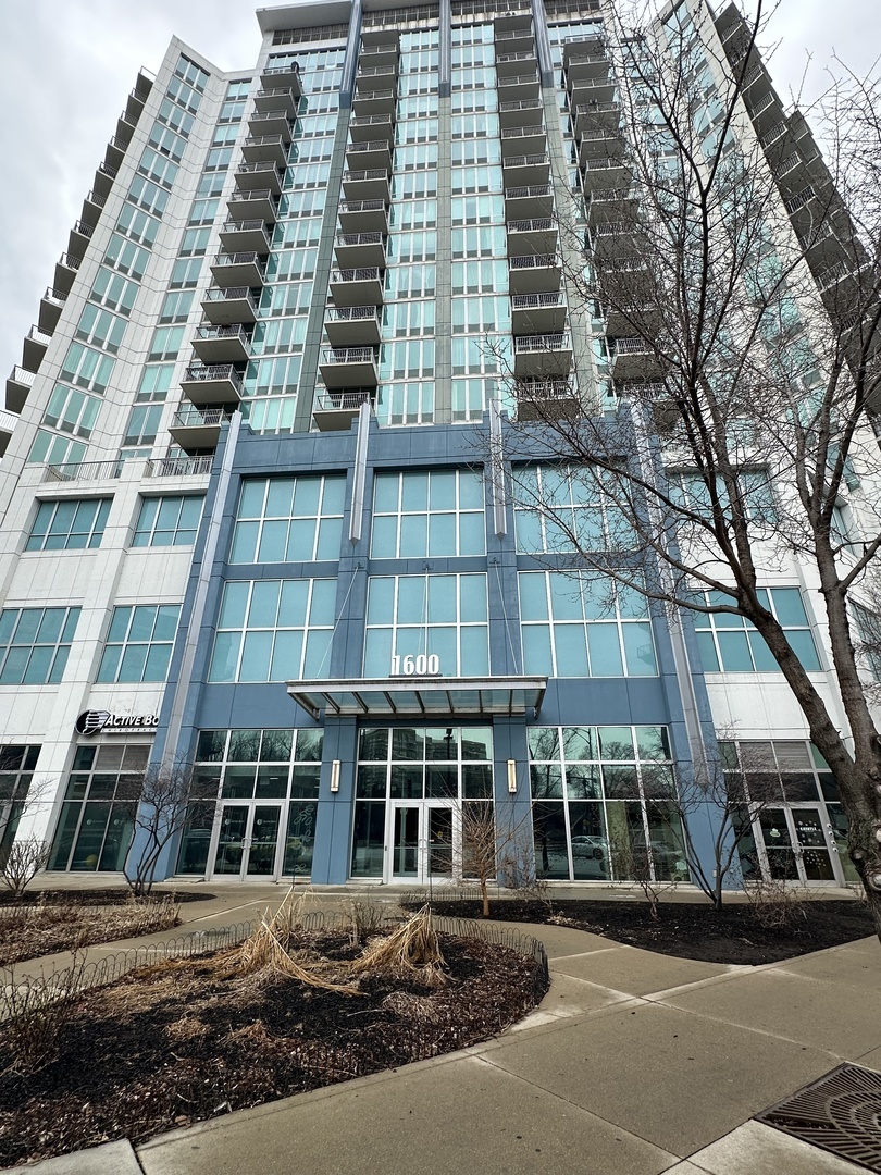 Property Photo: 1600 S Indiana Avenue 808 IL 60616