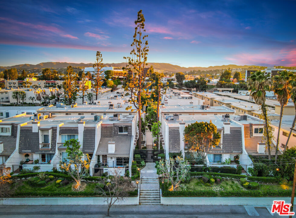 Property Photo: 18360 Collins Street C CA 91356