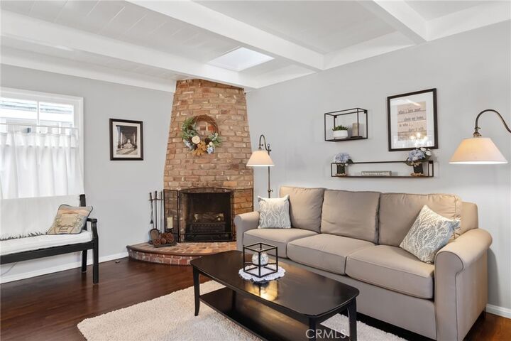Property Photo: 3002 N Ardmore Avenue CA 90266