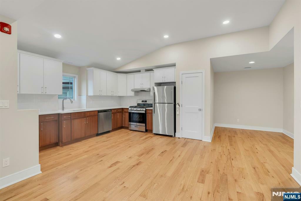 Property Photo:  362 Franklin Street 2  NJ 07003 