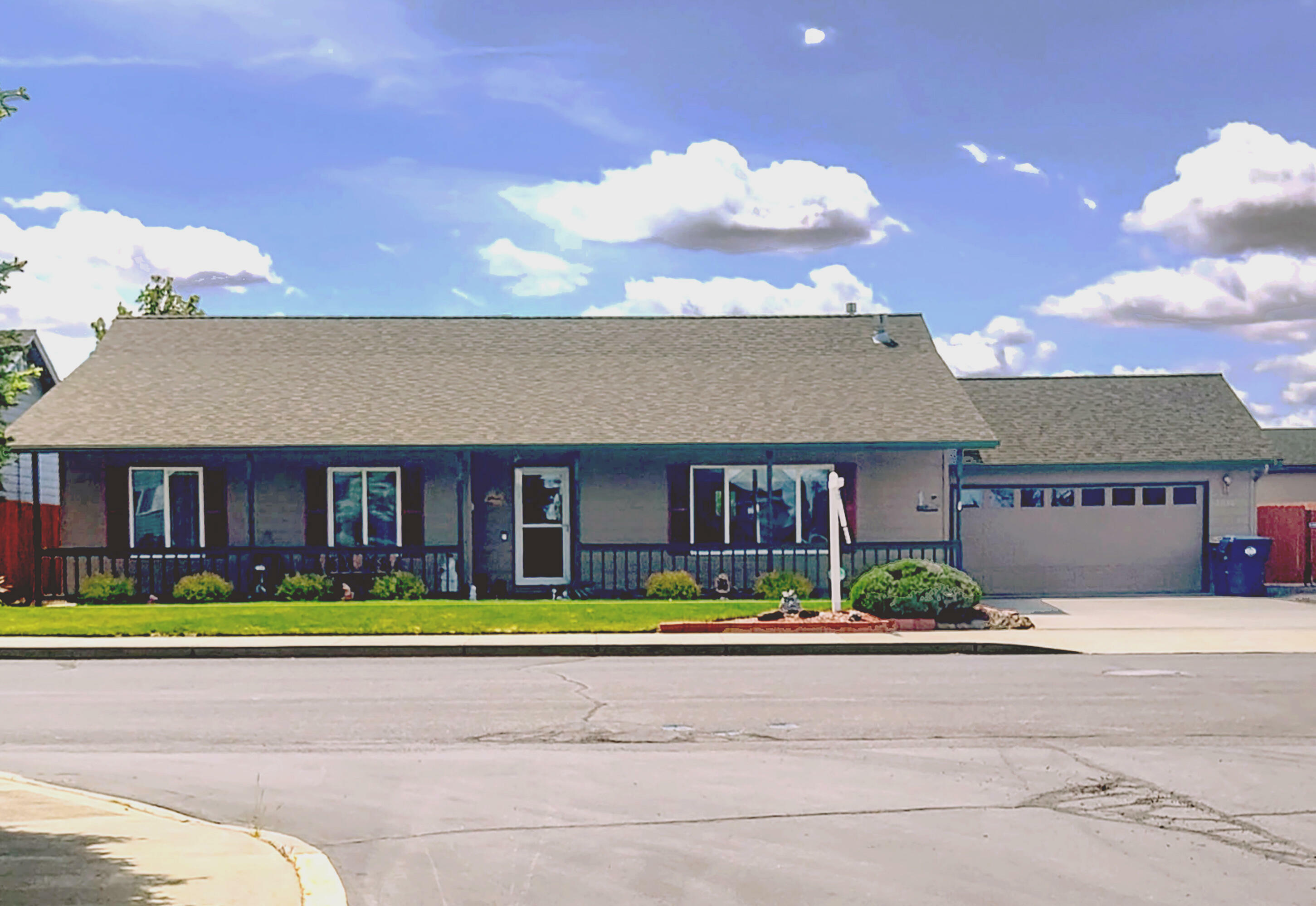 Property Photo: 2630 SW Indian Avenue OR 97756