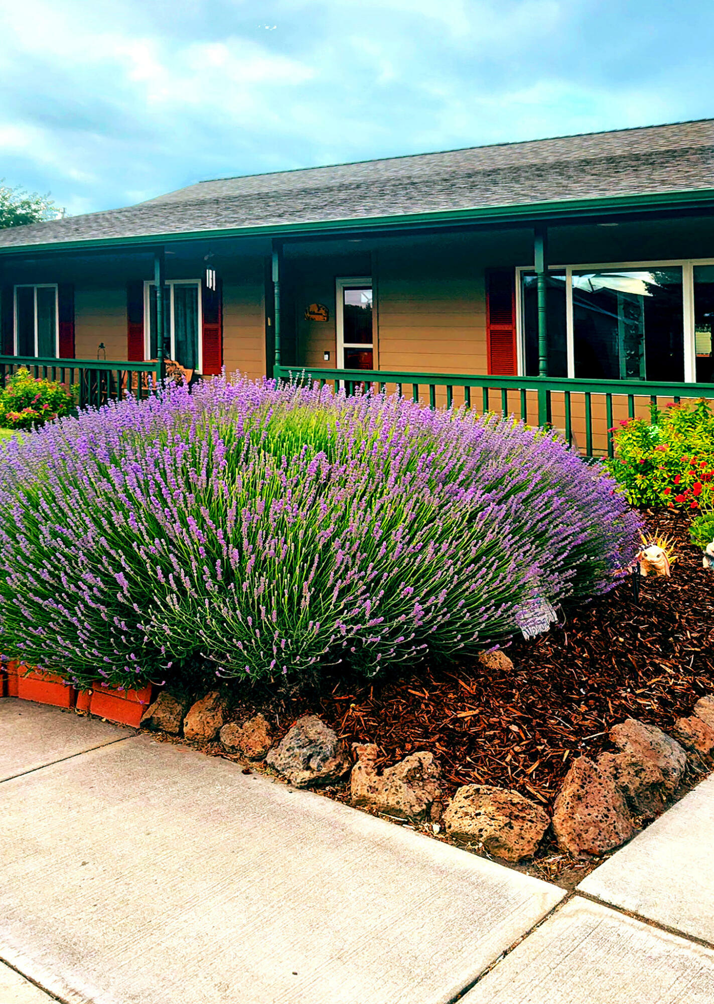 Property Photo: 2630 SW Indian Avenue OR 97756