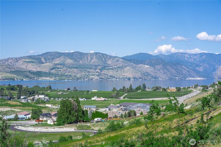 108  Hillcrest Place  Chelan WA 98816 photo