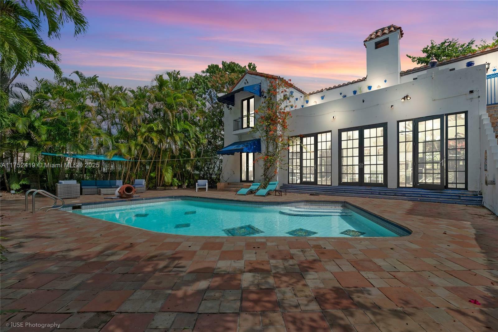 Property Photo:  1624 Granada Blvd  FL 33134 