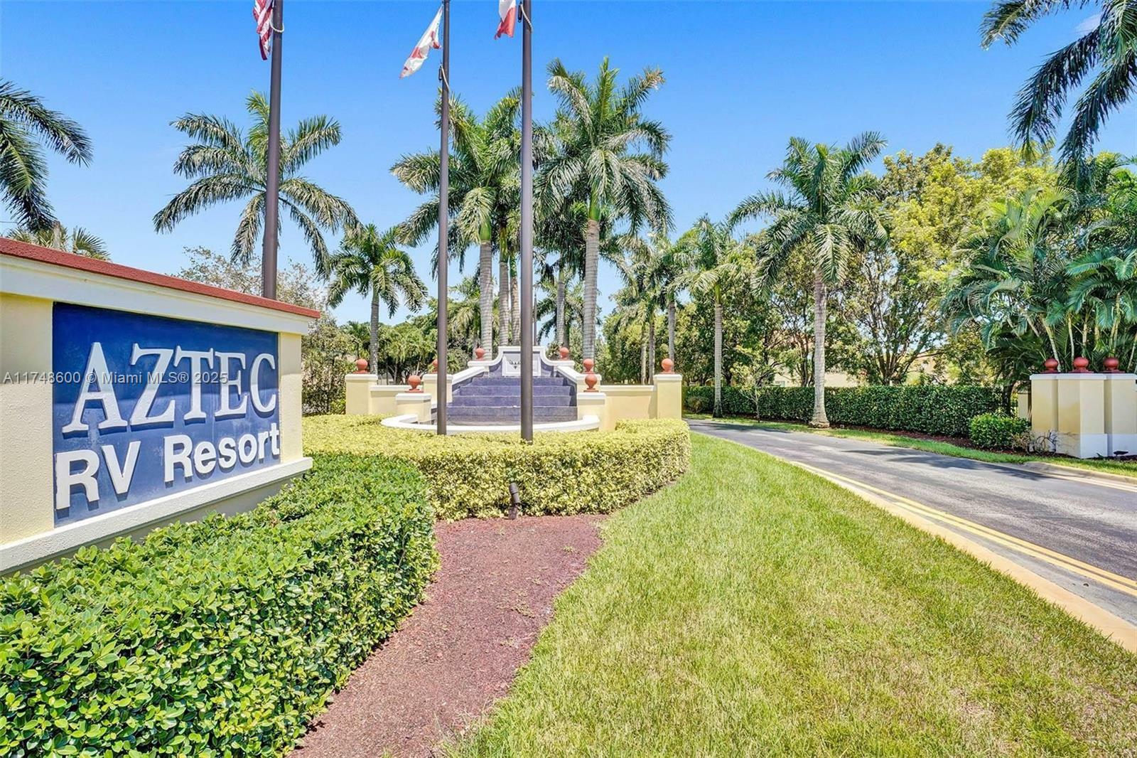 Property Photo:  224 N Cortez Dr  FL 33068 