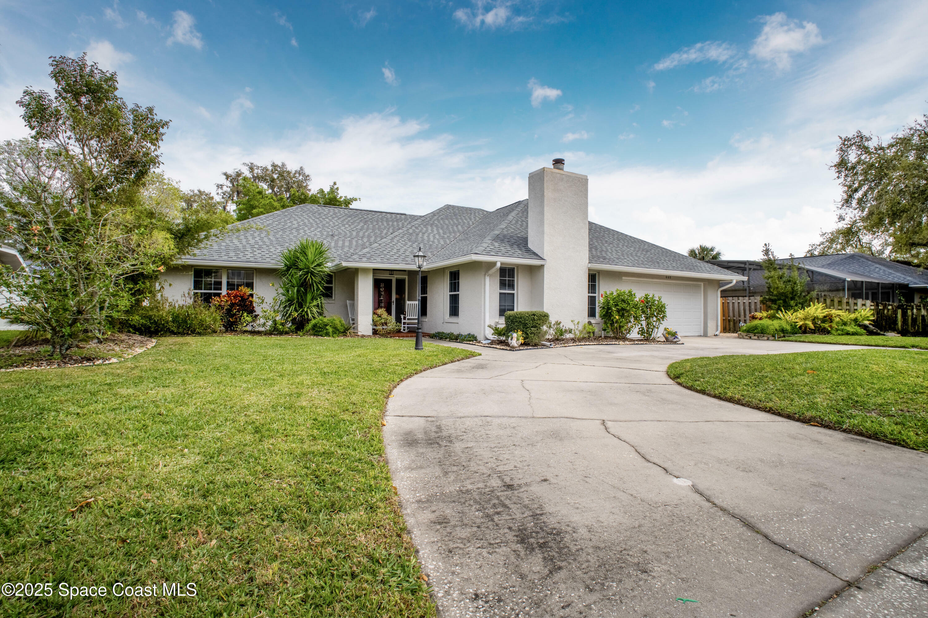 Property Photo: 660 Bella Vista Drive FL 32780