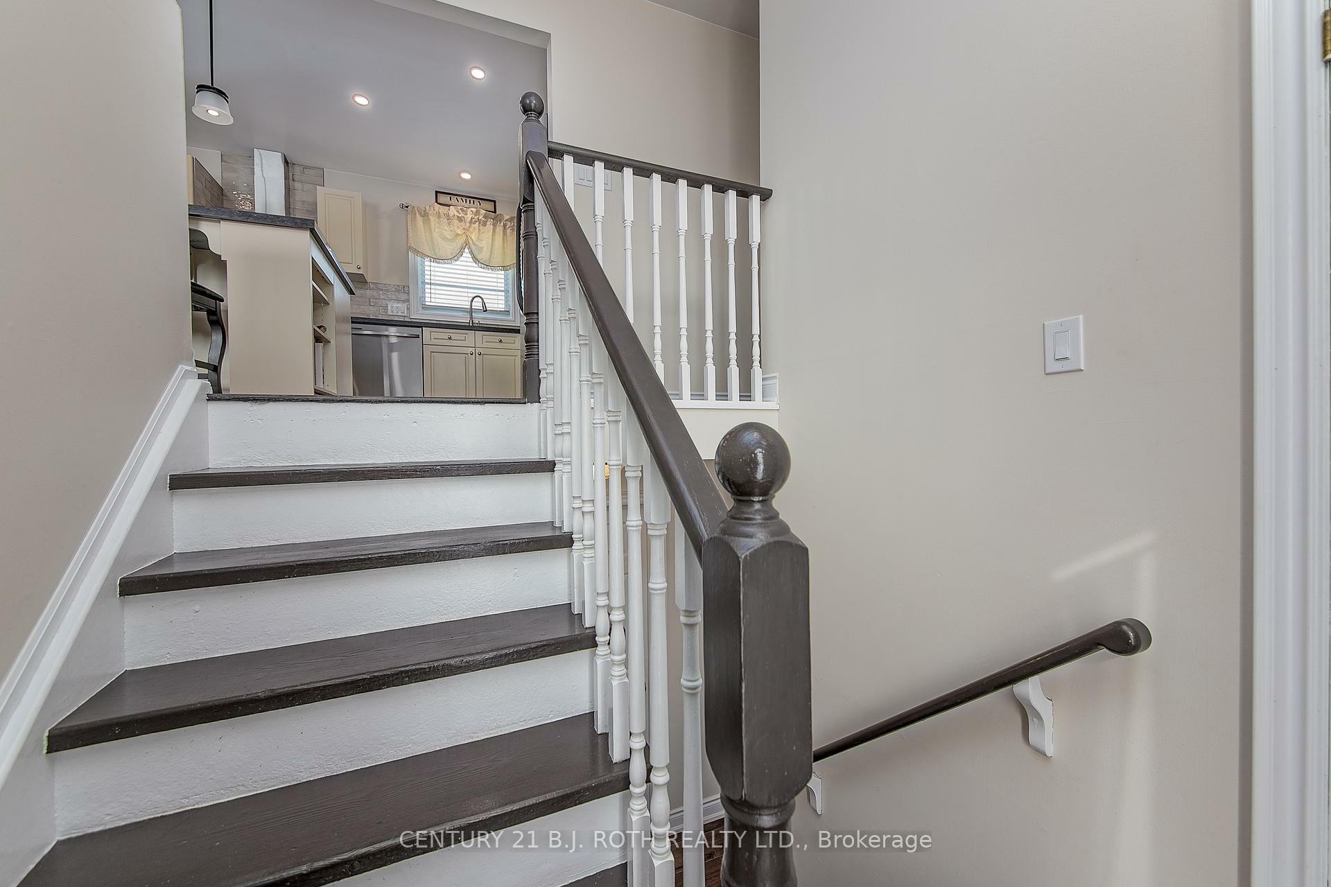 Property Photo: 239 Centre Street ON L0M 1B0
