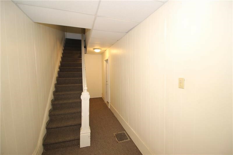 Property Photo:  180 Oneida St 2  PA 15211 