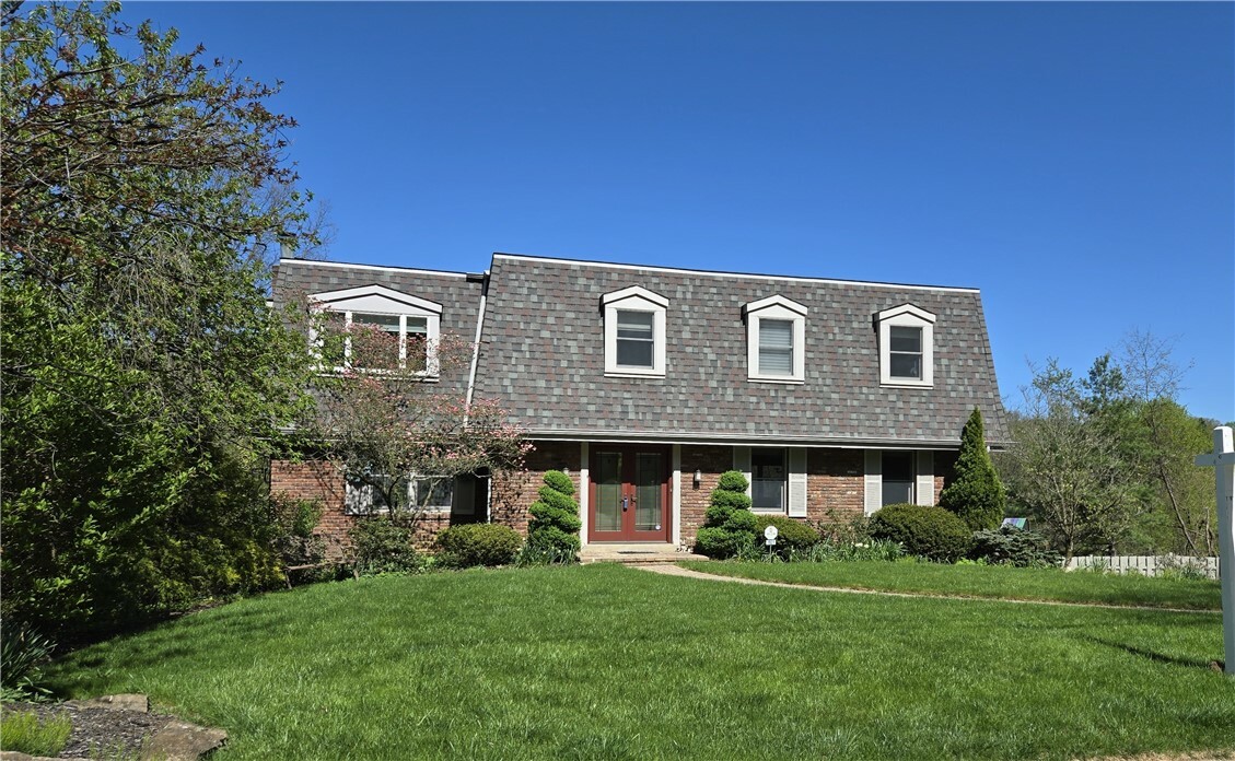 Property Photo: 1921 Garrick Dr PA 15235