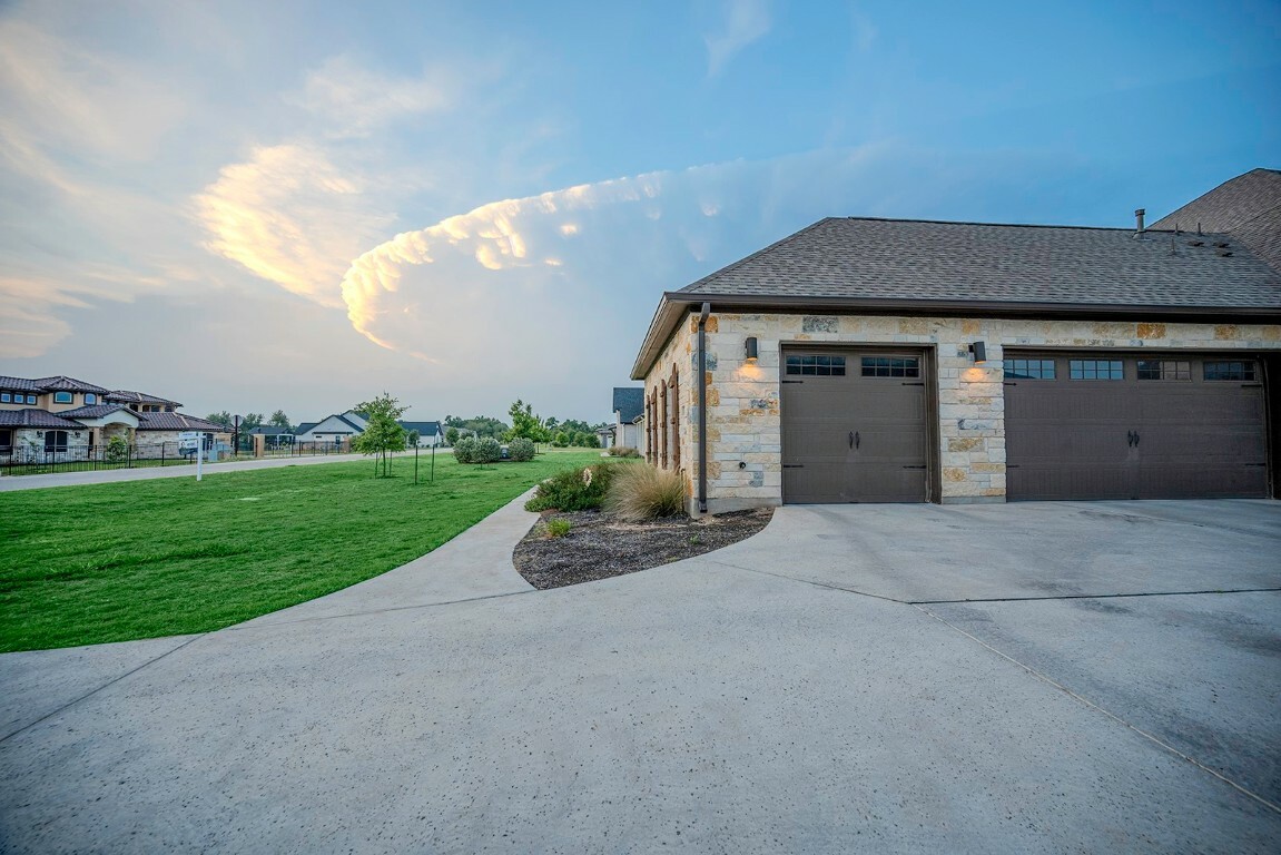 Property Photo: 227 Dally Court TX 78620