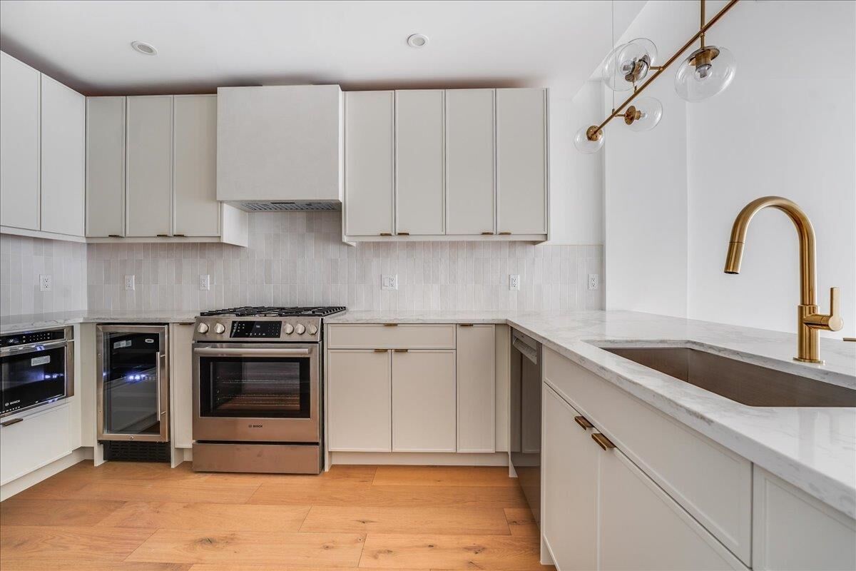 Property Photo: 418 Monroe St 301 NJ 07030