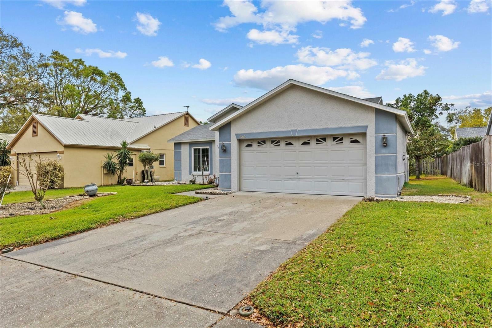 Property Photo:  1489 Ridge Shore Drive  FL 34689 