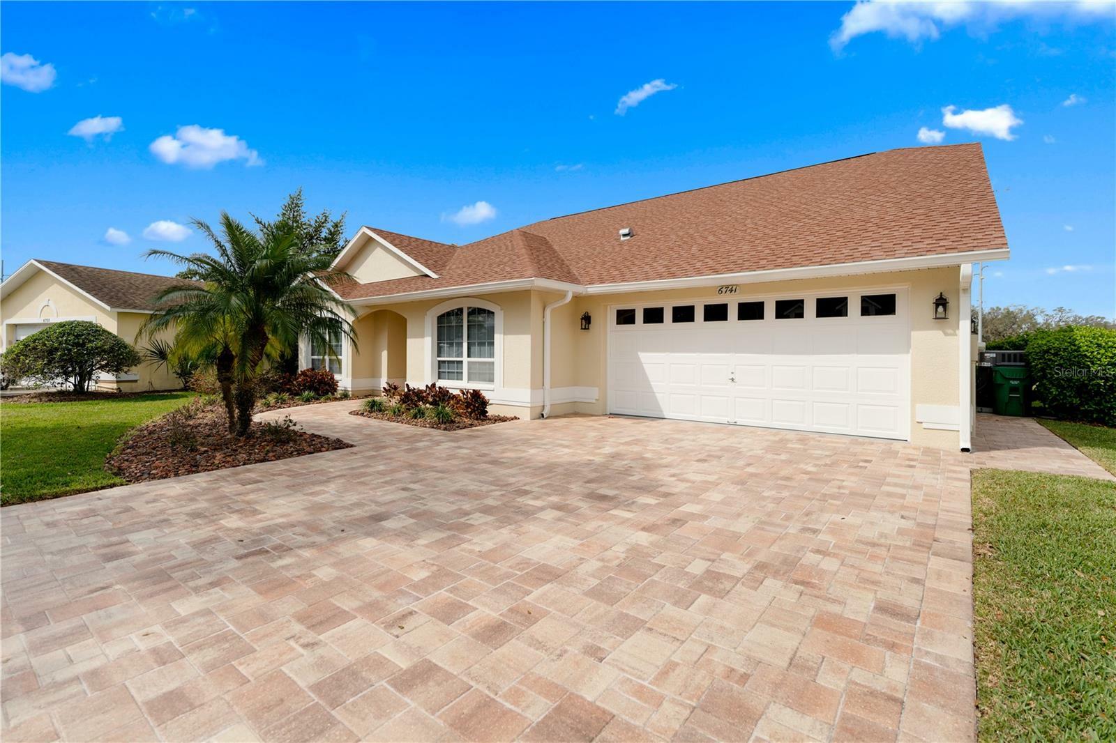 Property Photo: 6741 Northlake Drive FL 33542