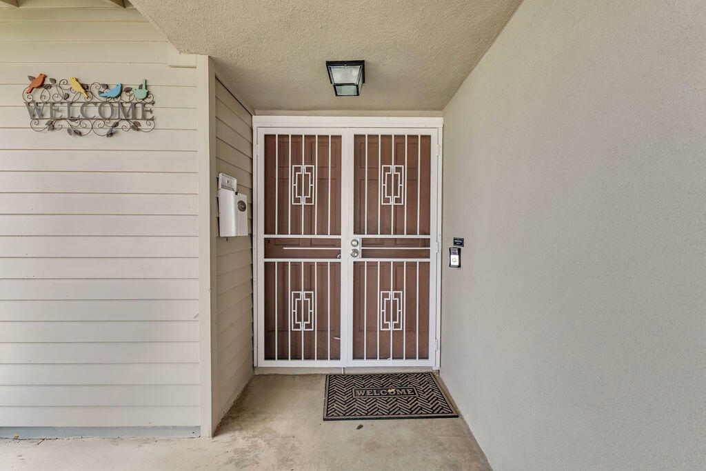 Property Photo:  2345 Avenida Del Vista  CA 92882 