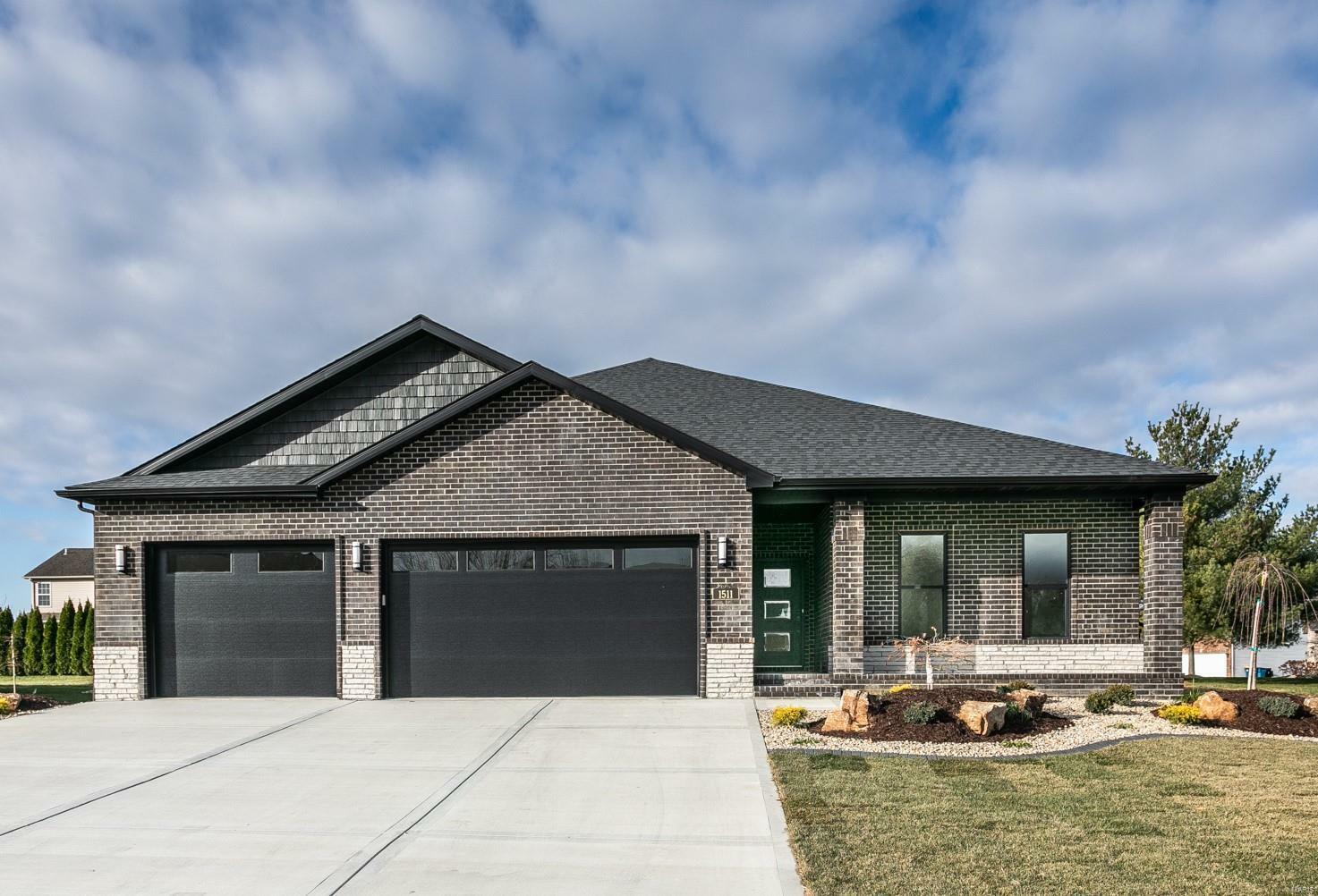 Property Photo: 1511 Oglesby Dr. IL 62025