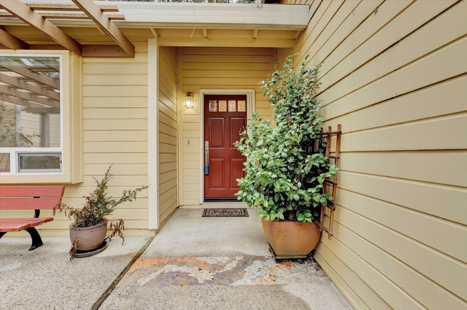 Property Photo: 316 Bridge Way CA 95959