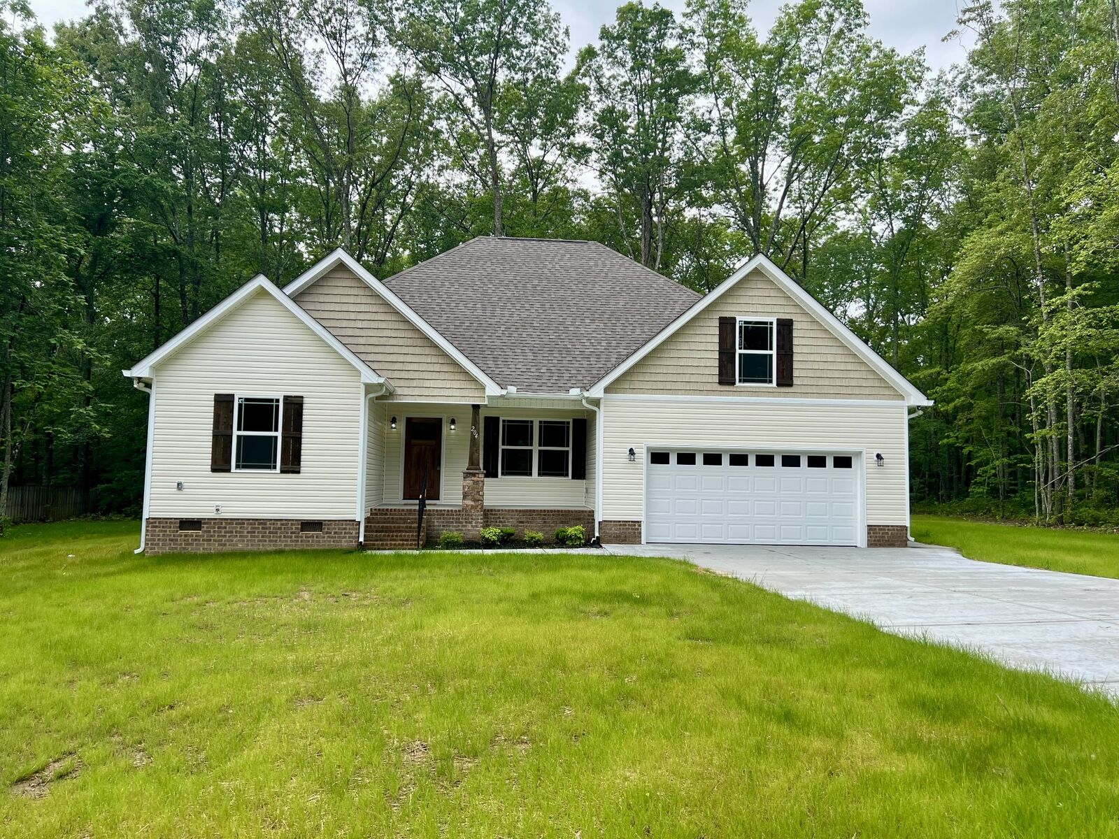 Property Photo: 204 Winterberry Cir TN 37355