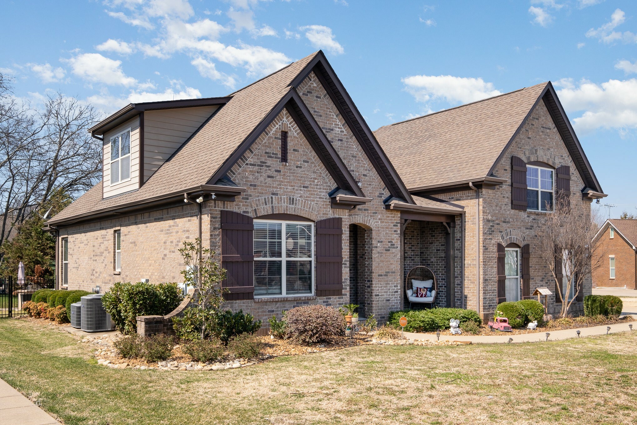 Property Photo: 2827 Craythorne Dr TN 37129