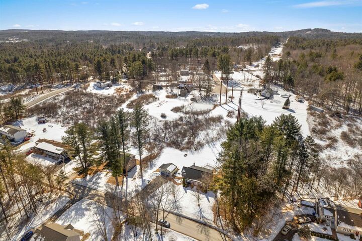 Property Photo:  8 Hopkins Drive  NH 03051 