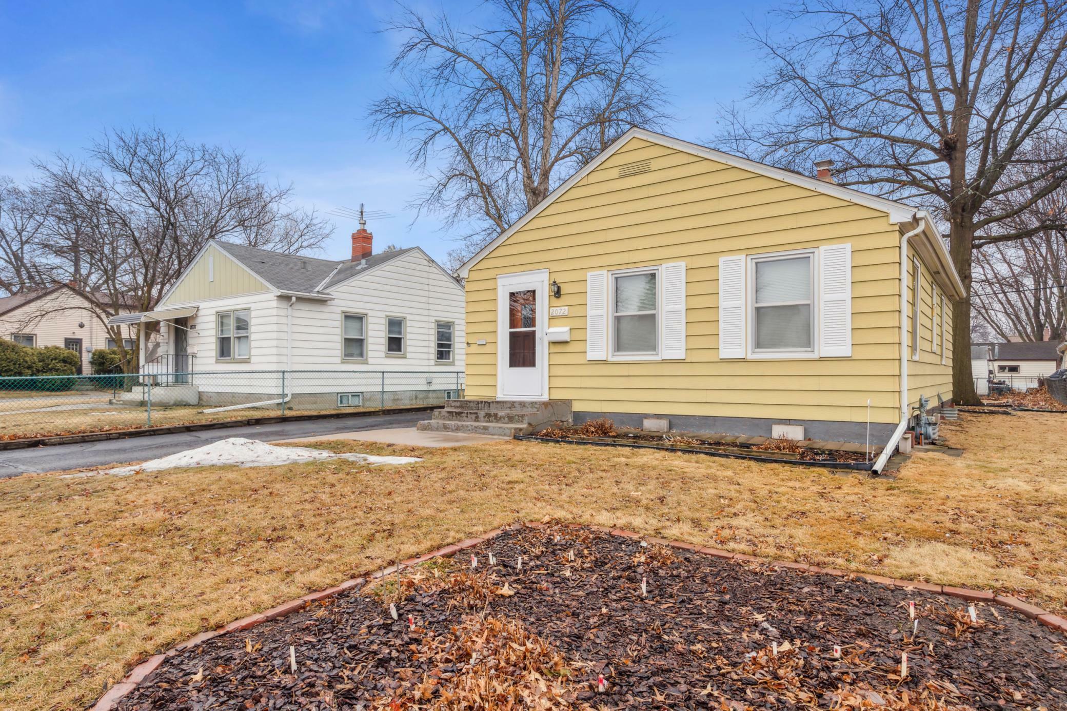 Property Photo:  2072 Case Avenue E  MN 55119 