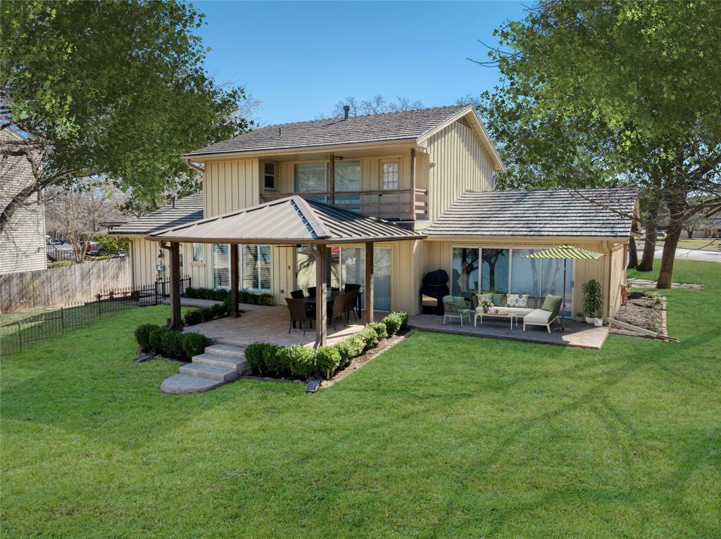 Property Photo: 400 Driftwood Court TX 76020