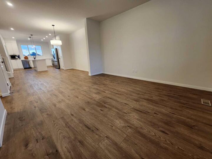 Property Photo:  455 Lucas Boulevard NW  AB T3P 2C9 