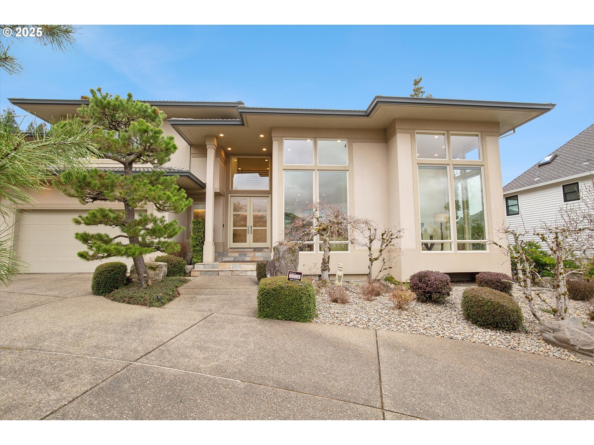 Property Photo: 17623 Brookhurst Dr OR 97034