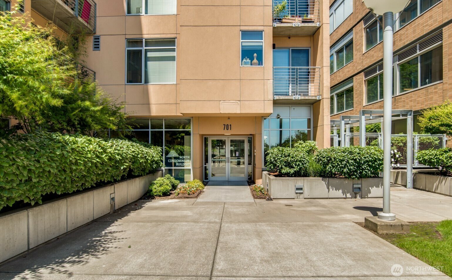 Property Photo:  701  Columbia Street 602  WA 98660 