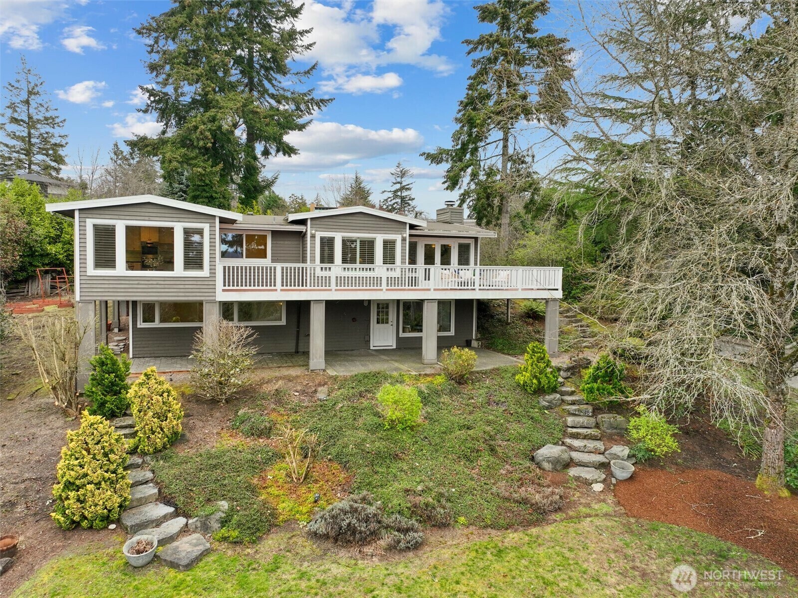 Property Photo:  2561  123rd Ave SE  WA 98005 