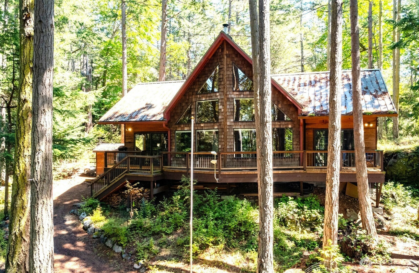 1354  Chinook Way  Center Island WA 98221 photo