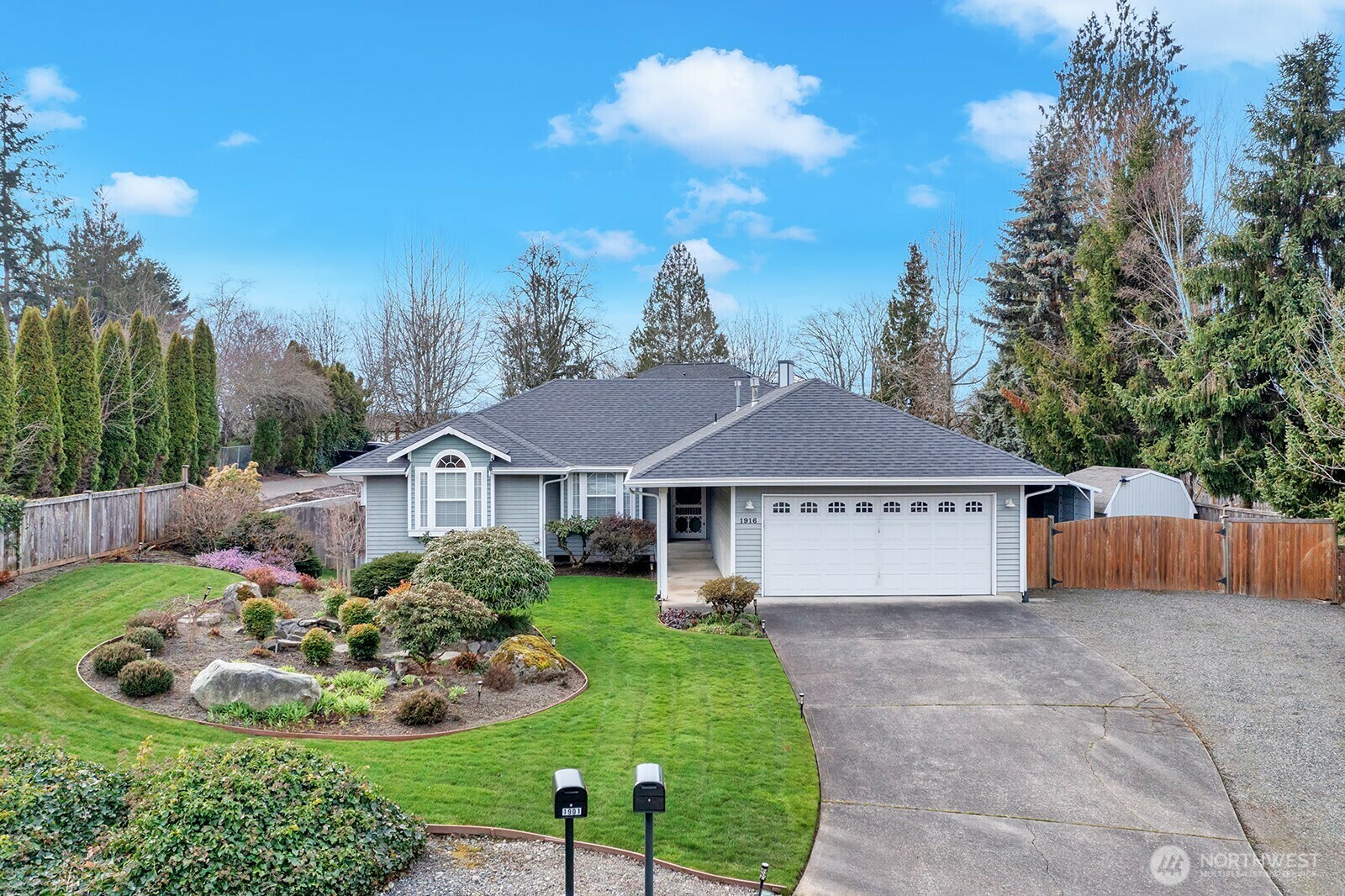 1916  7th Street SE  Puyallup WA 98372 photo