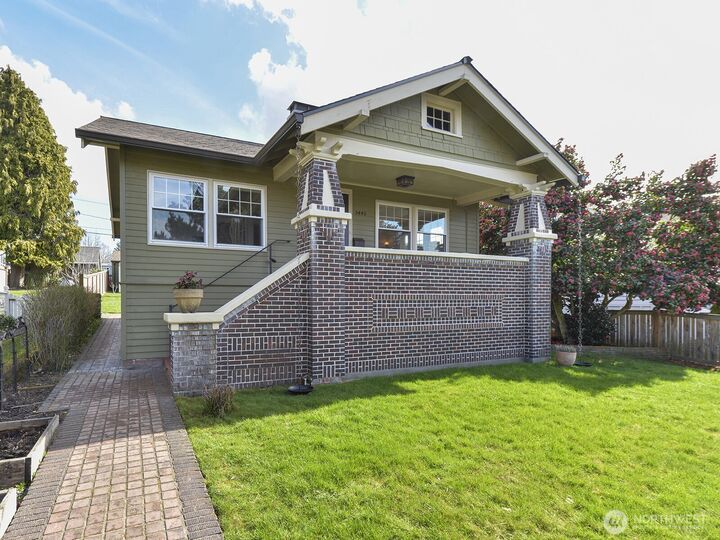 5440  44th Avenue SW  Seattle WA 98136 photo