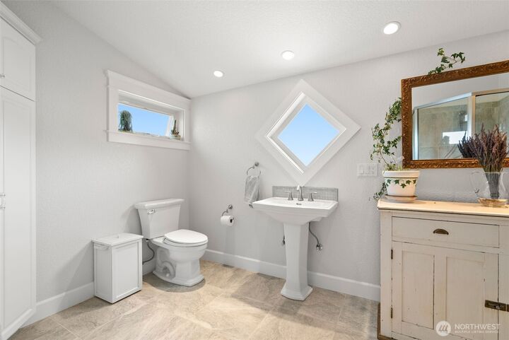 Property Photo: 201 E Smith Cove Way WA 98584