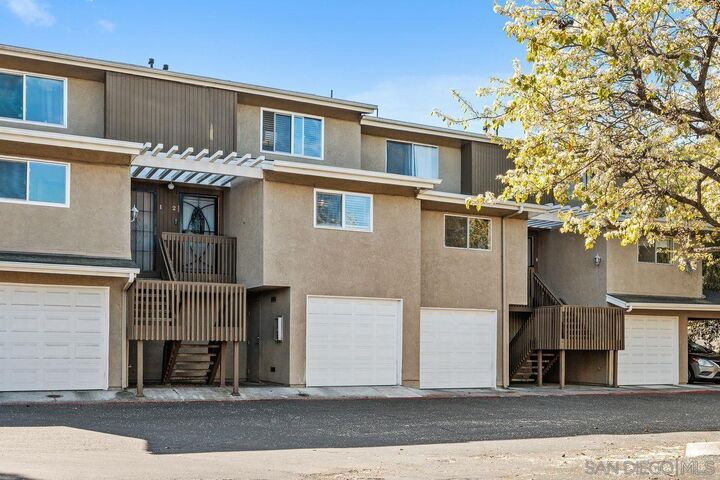 Property Photo:  4205 Poquito Way 2  CA 92057 
