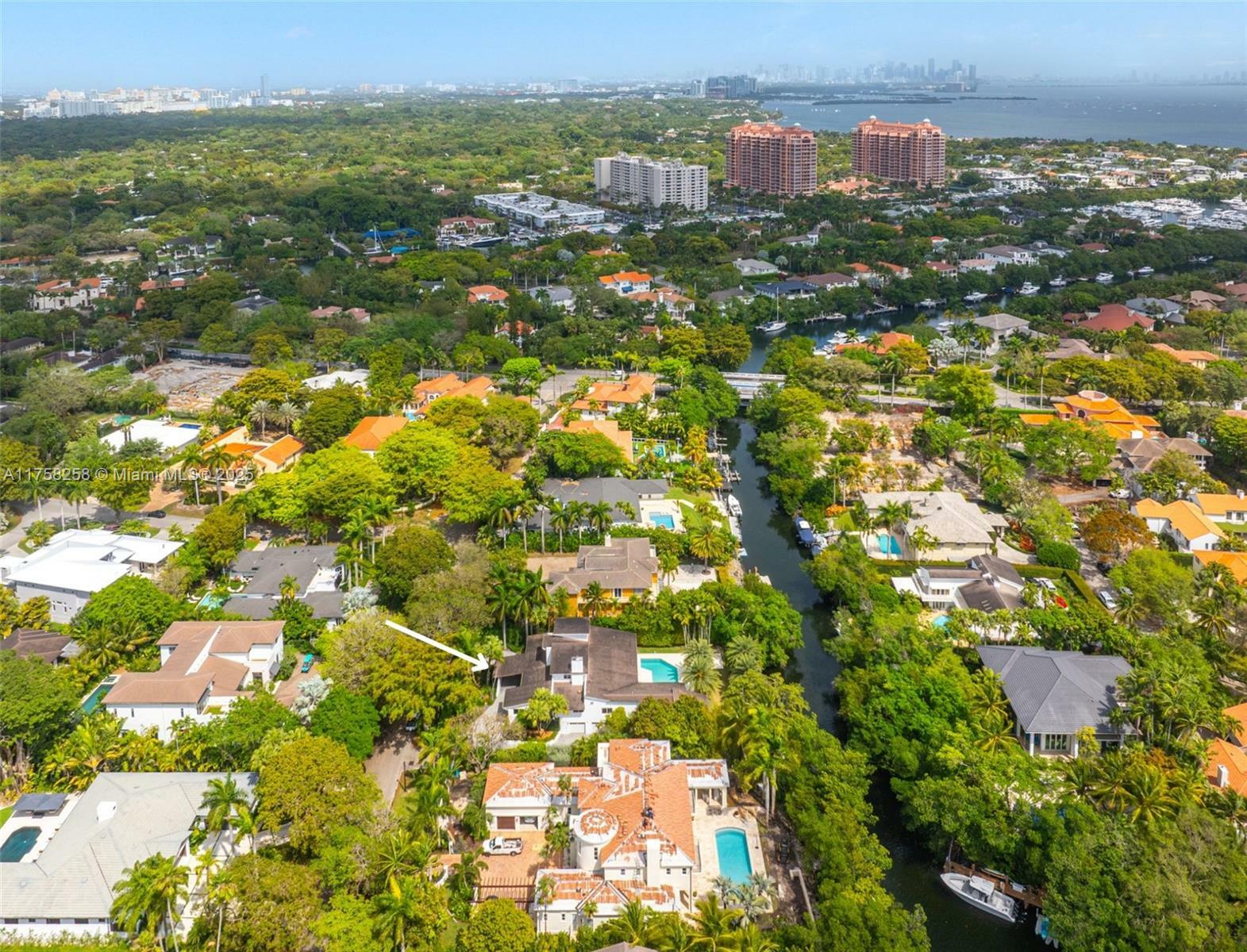 7233 Los Pinos Blvd  Coral Gables FL 33143 photo