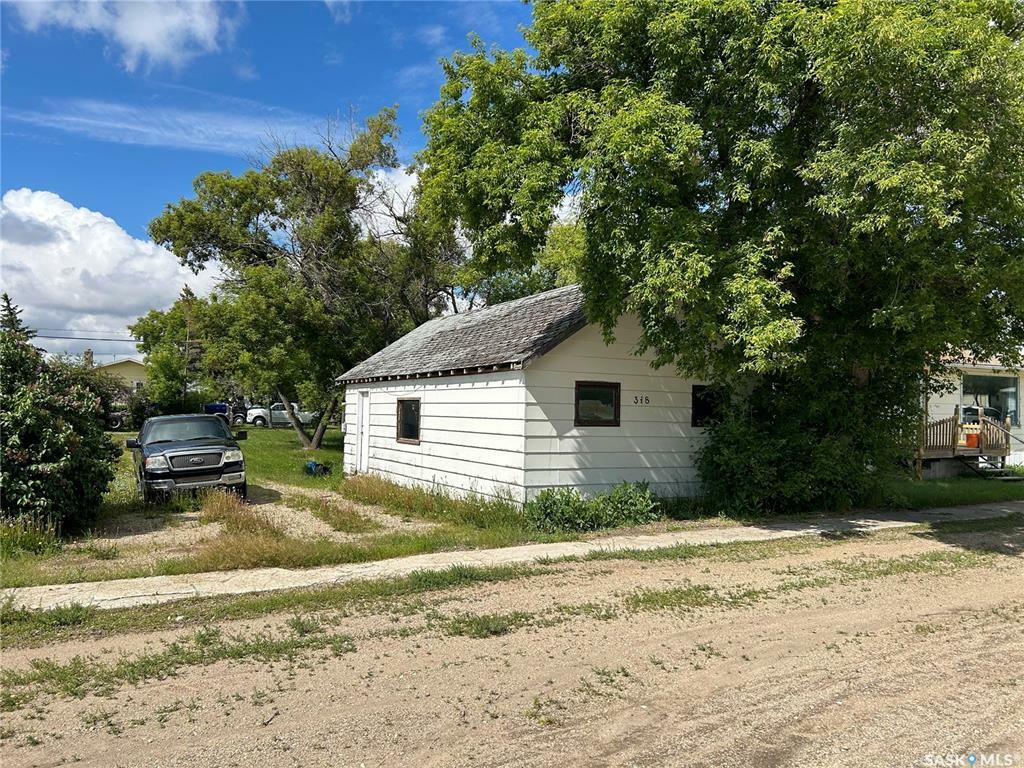 318 2nd Avenue  Young SK S0K 4Y0 photo