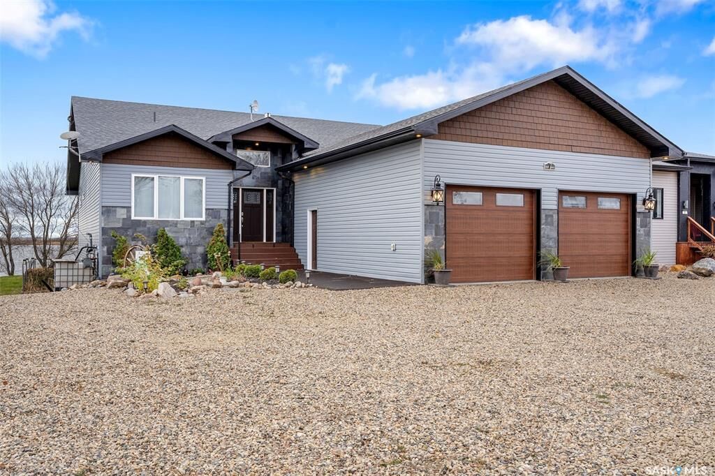 Property Photo:  7 Pape Drive  SK S0K 2A0 