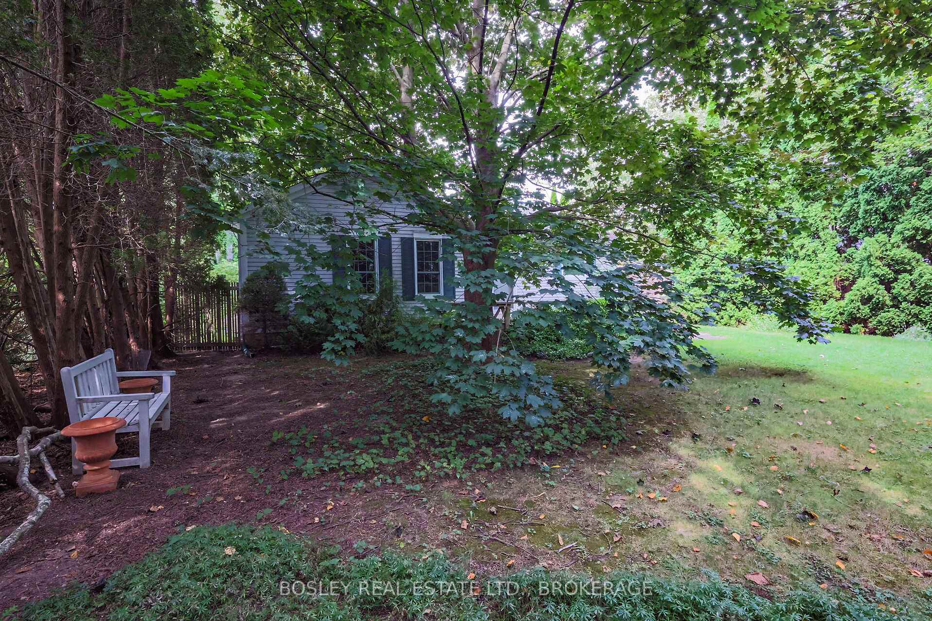 Property Photo: 20 Settlers Court ON L0S 1J0