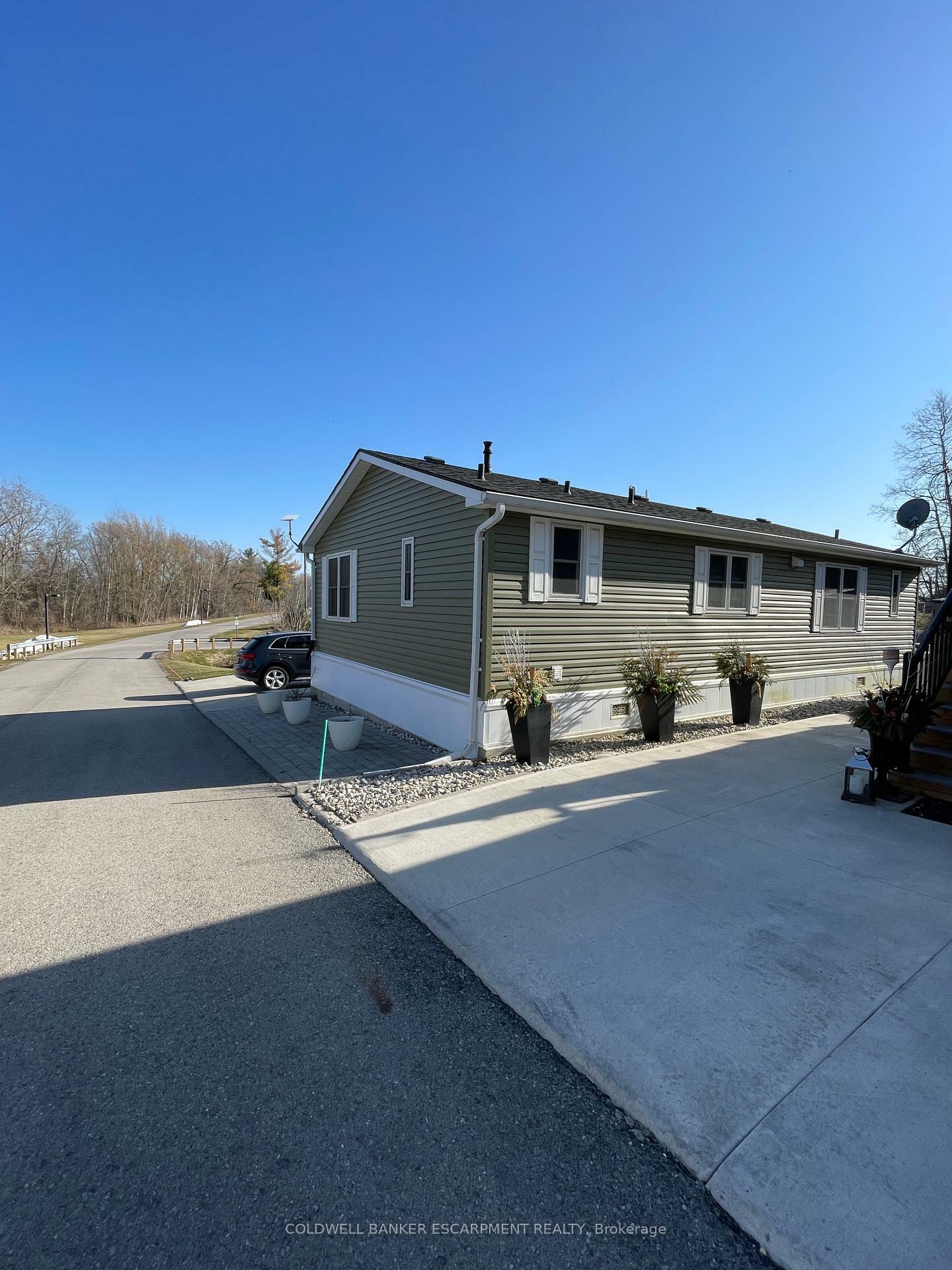 Photo de la propriété: 4449 Milburough Line 1 Cedar ON L7P 0C5