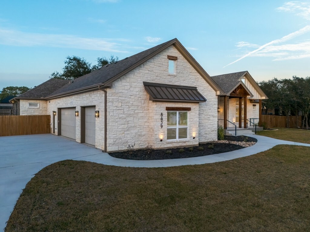 Property Photo: 8439 Spring Creek Loop TX 76571
